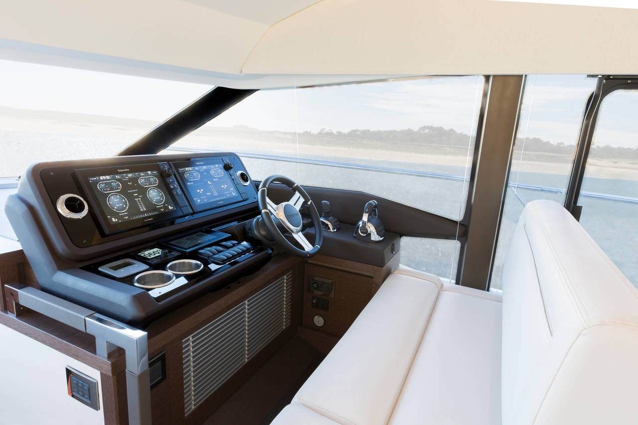 Prestige 52 image 4
